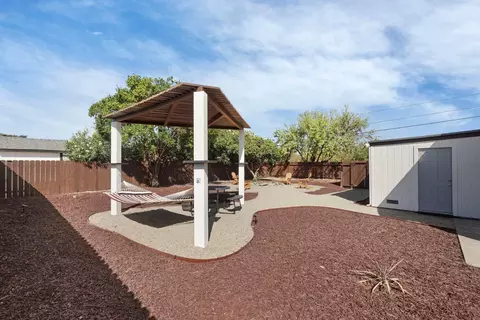 Exterior - 4692 E Hogan Ln, Lodi, CA 95240 photo 12 of 22