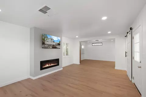 Living - 4692 E Hogan Ln, Lodi, CA 95240 photo 2 of 7