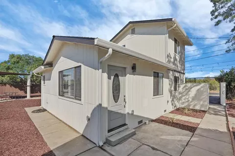 Exterior - 4692 E Hogan Ln, Lodi, CA 95240 photo 9 of 22