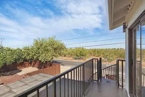 Exterior - 4692 E Hogan Ln, Lodi, CA 95240 photo 11 of 22