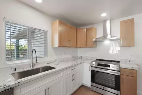 Kitchen - 4692 E Hogan Ln, Lodi, CA 95240 photo 5 of 7