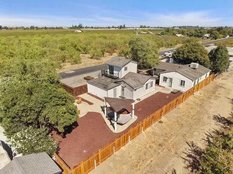 View/Area - 4692 E Hogan Ln, Lodi, CA 95240 photo 2 of 12