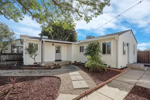 Exterior - 4692 E Hogan Ln, Lodi, CA 95240 photo 2 of 22