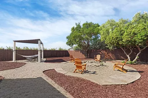 Exterior - 4692 E Hogan Ln, Lodi, CA 95240 photo 16 of 22