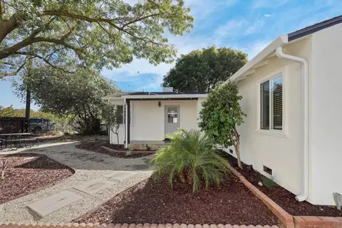 Exterior - 4692 E Hogan Ln, Lodi, CA 95240 photo 5 of 22