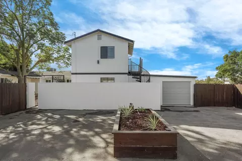 Exterior - 4692 E Hogan Ln, Lodi, CA 95240 photo 21 of 22
