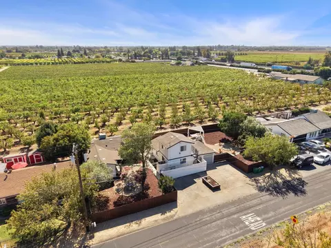 View/Area - 4692 E Hogan Ln, Lodi, CA 95240 photo 7 of 12