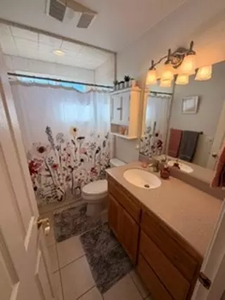 Bath - 1500 E Forest Lake Rd, Acampo, CA 95220 photo 2 of 3