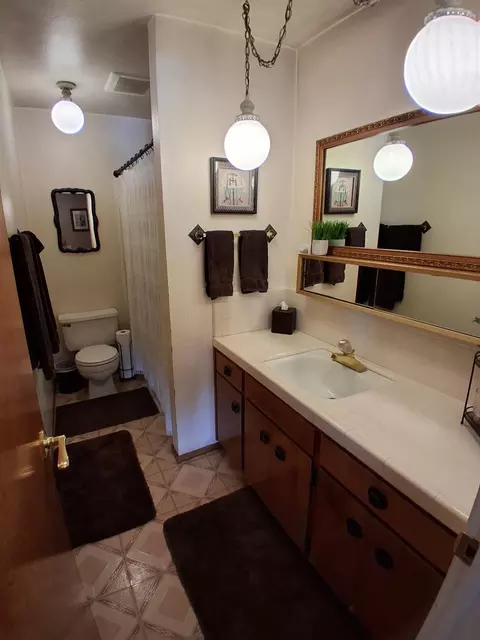 Bath - 1500 E Forest Lake Rd, Acampo, CA 95220 photo 1 of 3