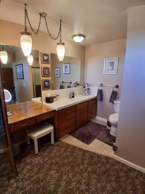 Bath - 1500 E Forest Lake Rd, Acampo, CA 95220 photo 3 of 3