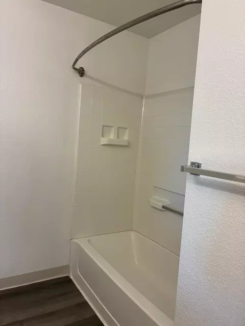 Bath - 1460 Portsmouth, Gustine, CA 95322 photo 4 of 4