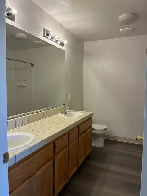 Bath - 1460 Portsmouth, Gustine, CA 95322 photo 3 of 4