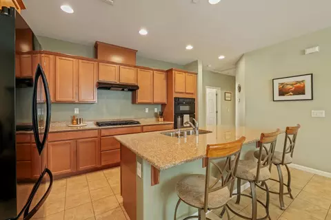 Kitchen - 1391 Mill Run Ct, Manteca, CA 95336 photo 5 of 6