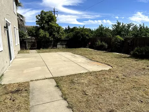 Exterior - 2706 Ida St, Live Oak, CA 95953 photo 3 of 5