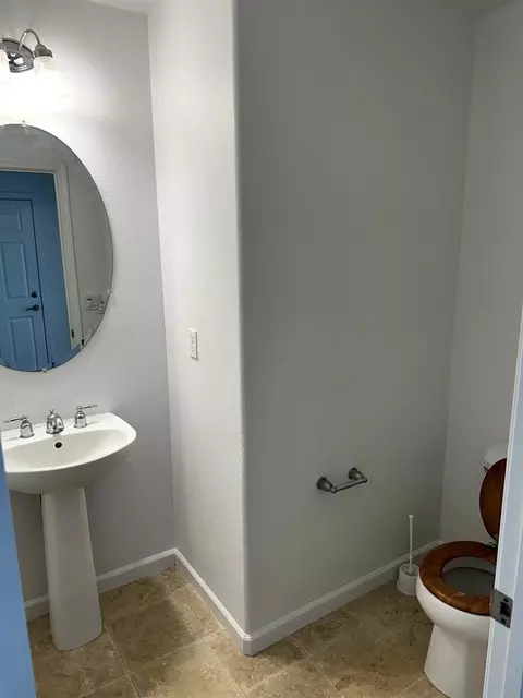 Bath - 2706 Ida St, Live Oak, CA 95953 photo 5 of 5