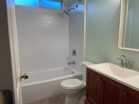 Bath - 6609 Gingerloop Ct, Sacramento, CA 95842 photo 1 of 1