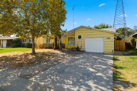 2205 Middleberry Rd, Sacramento, CA 95815