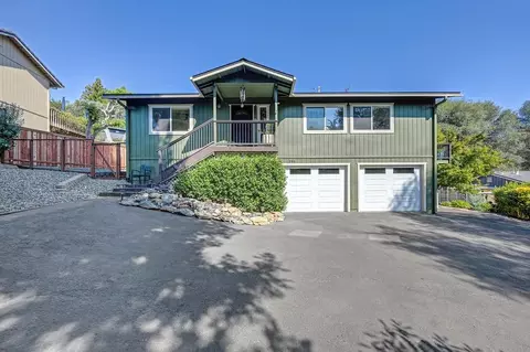 153 Russell Rd, Auburn, CA 95603
