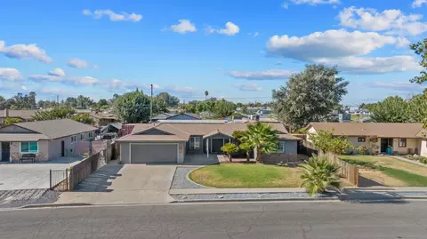 View/Area - 916 Elm St, Hanford, CA 93230 photo 3 of 7