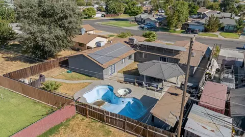 View/Area - 916 Elm St, Hanford, CA 93230 photo 7 of 7