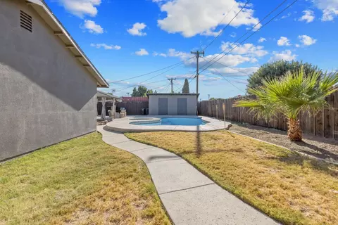 Exterior - 916 Elm St, Hanford, CA 93230 photo 11 of 11