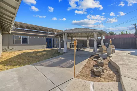 Exterior - 916 Elm St, Hanford, CA 93230 photo 8 of 11
