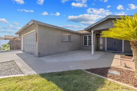 Exterior - 916 Elm St, Hanford, CA 93230 photo 3 of 11