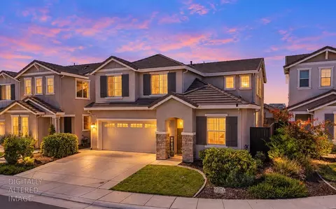 925 Marine Blue Ct, Roseville, CA 95747