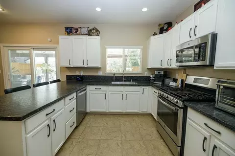 Kitchen - 2365 Triumph Ct, Turlock, CA 95380 photo 2 of 6