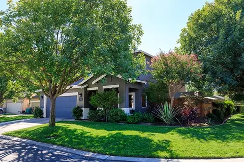 Exterior - 2365 Triumph Ct, Turlock, CA 95380 photo 2 of 25