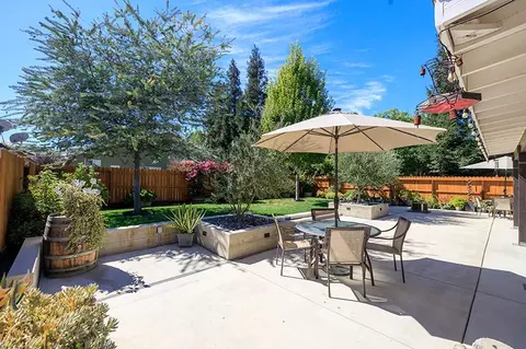 Exterior - 2365 Triumph Ct, Turlock, CA 95380 photo 19 of 25