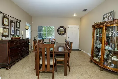 Dining - 2365 Triumph Ct, Turlock, CA 95380 photo 2 of 5