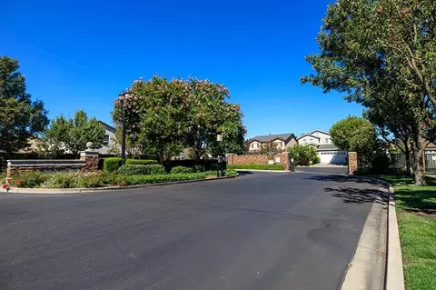 View/Area - 2365 Triumph Ct, Turlock, CA 95380 photo 2 of 4