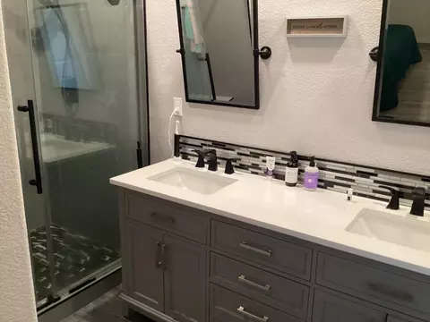 Bath - 5676 Freestone Dr, Linda, CA 95901 photo 2 of 3