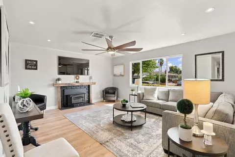 208 Baldwin Ave, Roseville, CA 95678