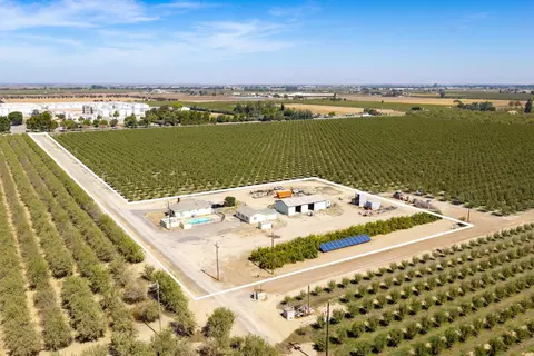18326 Alba Rd, Escalon, CA 95320