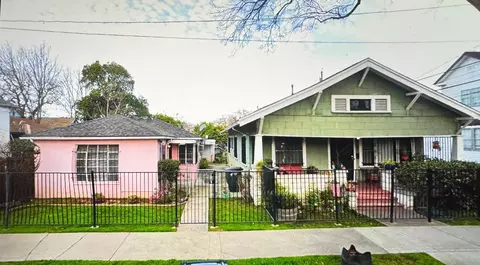 2330 32nd St, Sacramento, CA 95817
