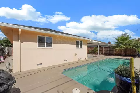 Exterior - 932 Sylvia Dr, Lodi, CA 95240 photo 7 of 12