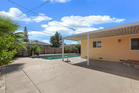 Exterior - 932 Sylvia Dr, Lodi, CA 95240 photo 11 of 12