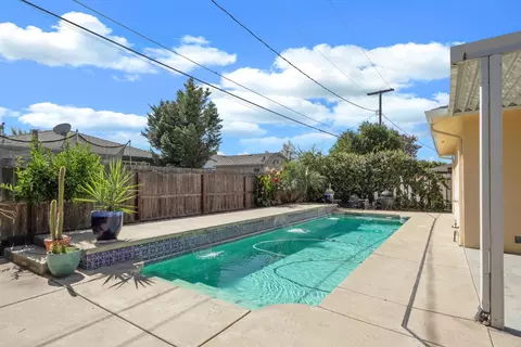 Exterior - 932 Sylvia Dr, Lodi, CA 95240 photo 9 of 12