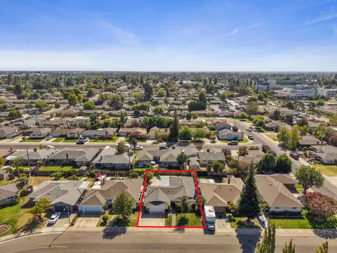 View/Area - 932 Sylvia Dr, Lodi, CA 95240 photo 2 of 9