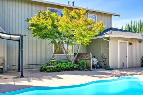 Exterior - 1164 Hidden Mdw, Manteca, CA 95337 photo 7 of 12