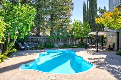 Exterior - 1164 Hidden Mdw, Manteca, CA 95337 photo 6 of 12