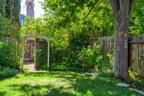 Exterior - 1164 Hidden Mdw, Manteca, CA 95337 photo 11 of 12