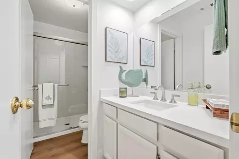 Bath - 1164 Hidden Mdw, Manteca, CA 95337 photo 1 of 5