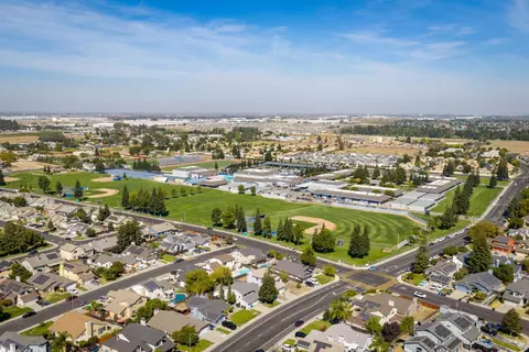 View/Area - 1164 Hidden Mdw, Manteca, CA 95337 photo 5 of 5