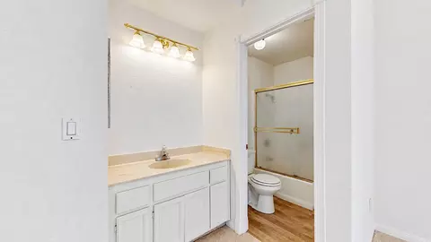 Bath - 184 E Grantline Rd #184, Tracy, CA 95376 photo 3 of 6
