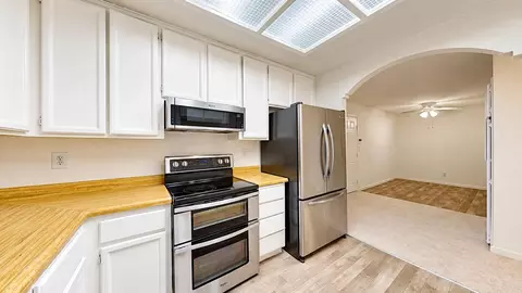 Kitchen - 184 E Grantline Rd #184, Tracy, CA 95376 photo 5 of 6
