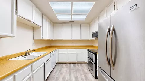 Kitchen - 184 E Grantline Rd #184, Tracy, CA 95376 photo 1 of 6