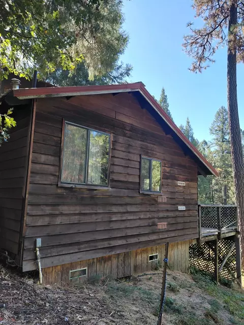 10871 Tobacco Rd, Nevada City, CA 95959